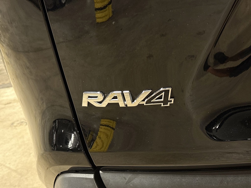 Thumbnail: 2022 Toyota RAV4 - 6