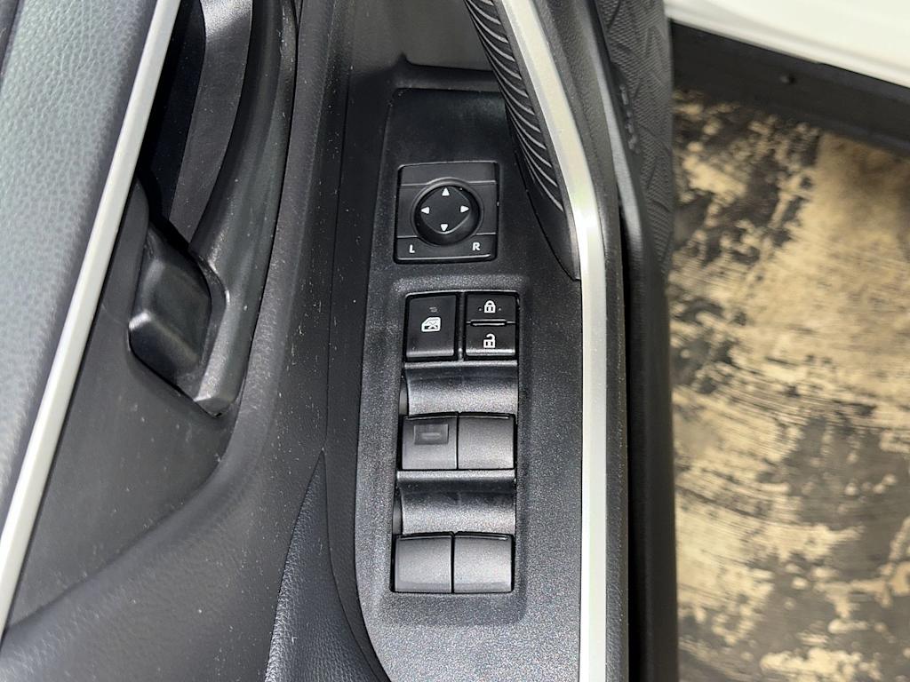 Thumbnail: 2022 Toyota RAV4 - 26