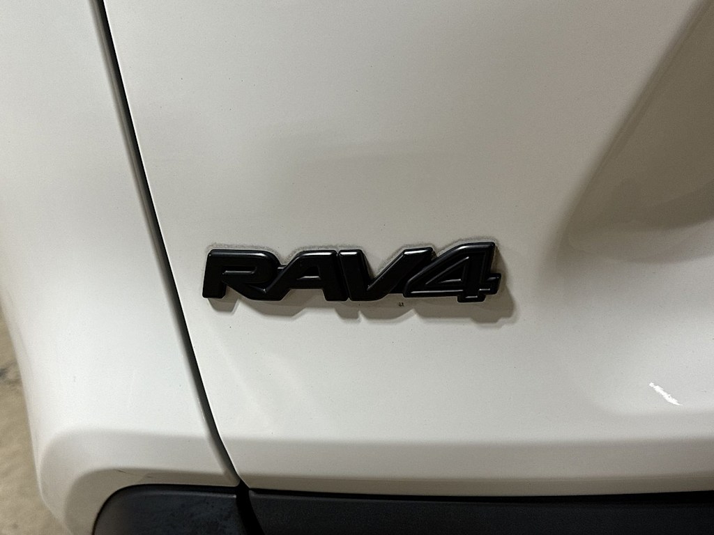 Thumbnail: 2022 Toyota RAV4 - 6