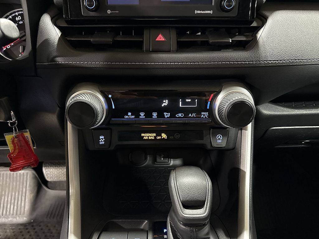Thumbnail: 2022 Toyota RAV4 - 25