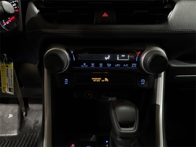 Thumbnail: 2022 Toyota RAV4 - 24