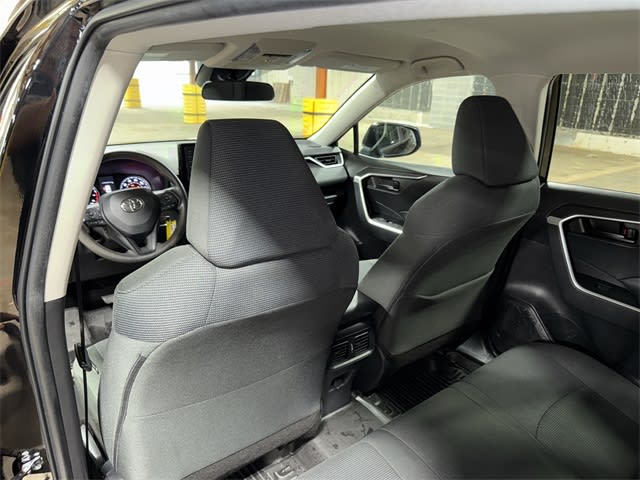 Thumbnail: 2022 Toyota RAV4 - 28