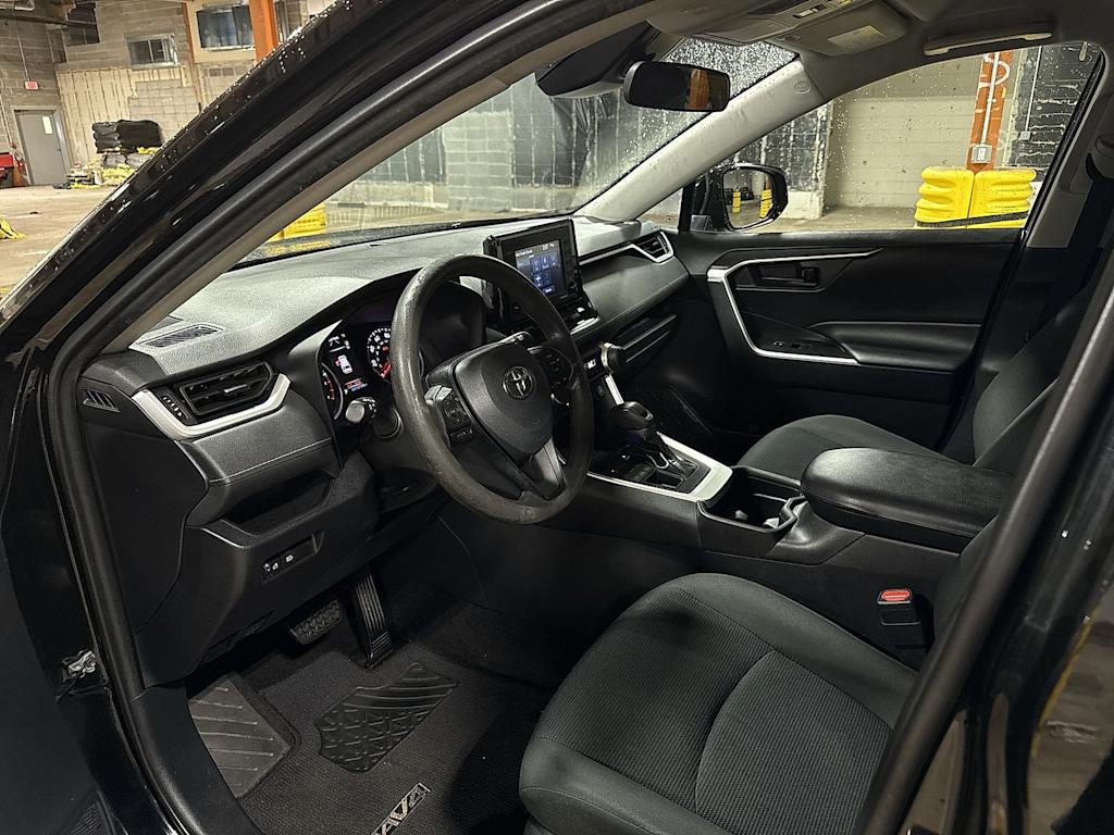 Thumbnail: 2021 Toyota RAV4 - 9