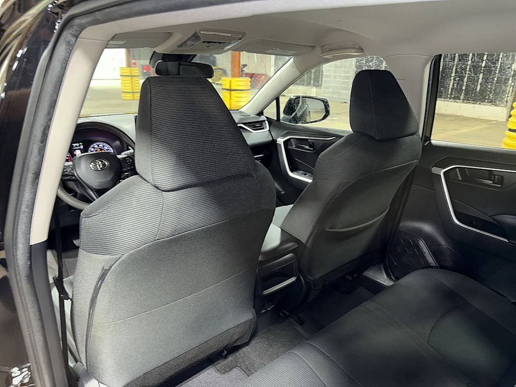Thumbnail: 2021 Toyota RAV4 - 27