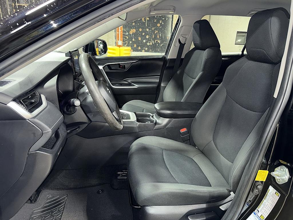 Thumbnail: 2021 Toyota RAV4 - 10