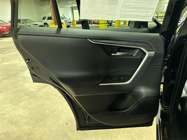 2023 Toyota RAV4 Limited 34