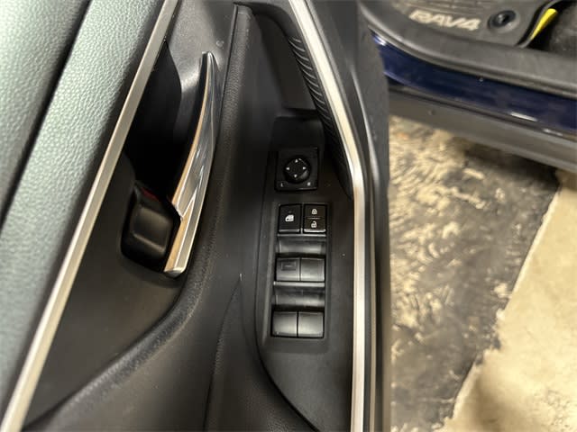 Thumbnail: 2020 Toyota RAV4 - 26