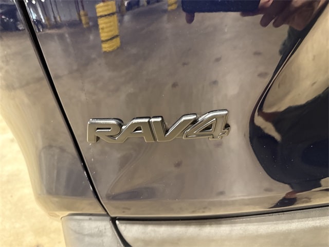 Thumbnail: 2020 Toyota RAV4 - 6