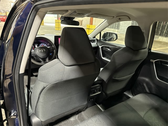 Thumbnail: 2020 Toyota RAV4 - 30
