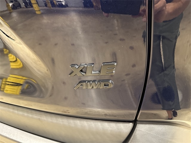 Thumbnail: 2020 Toyota RAV4 - 29