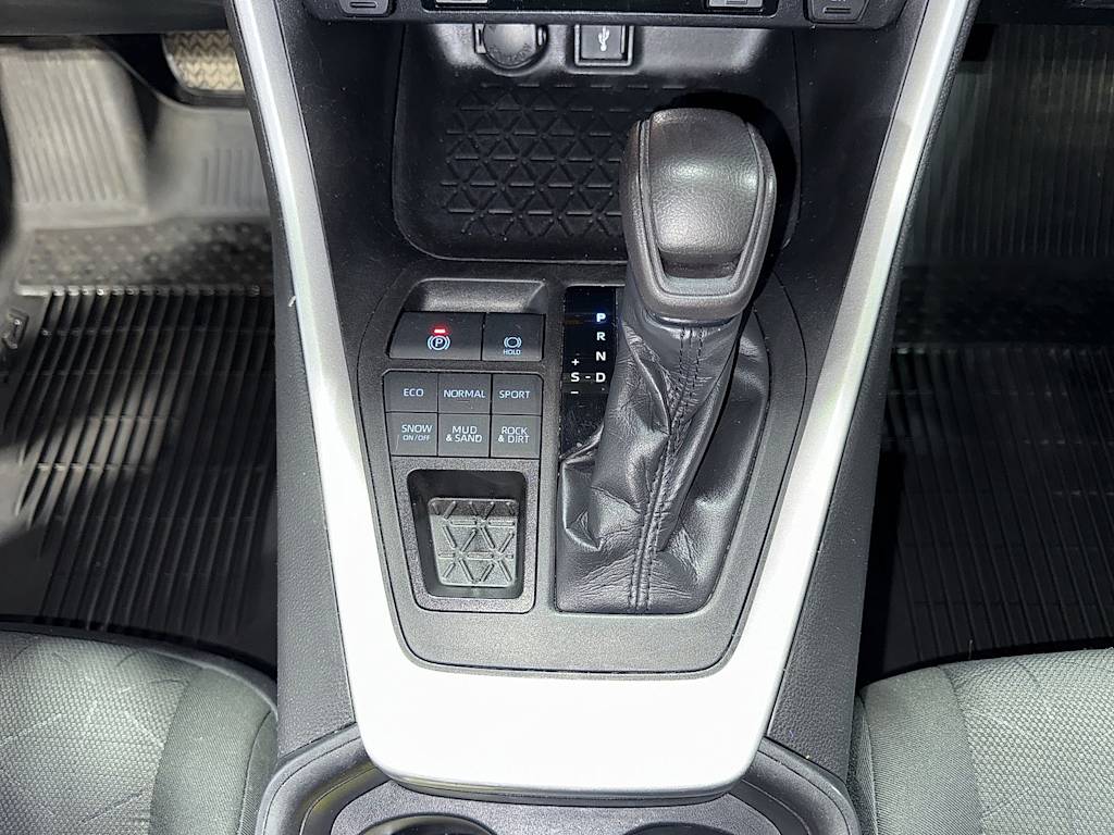 Thumbnail: 2020 Toyota RAV4 - 32