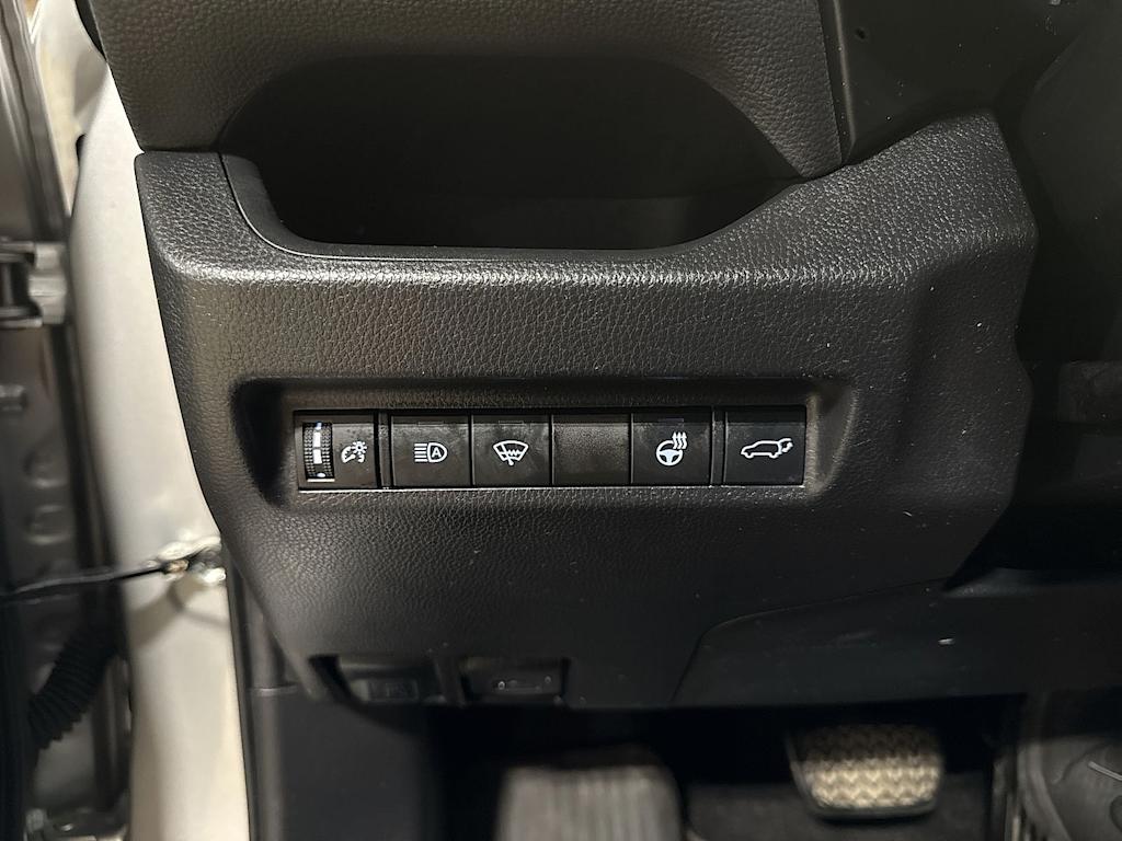 Thumbnail: 2020 Toyota RAV4 - 31