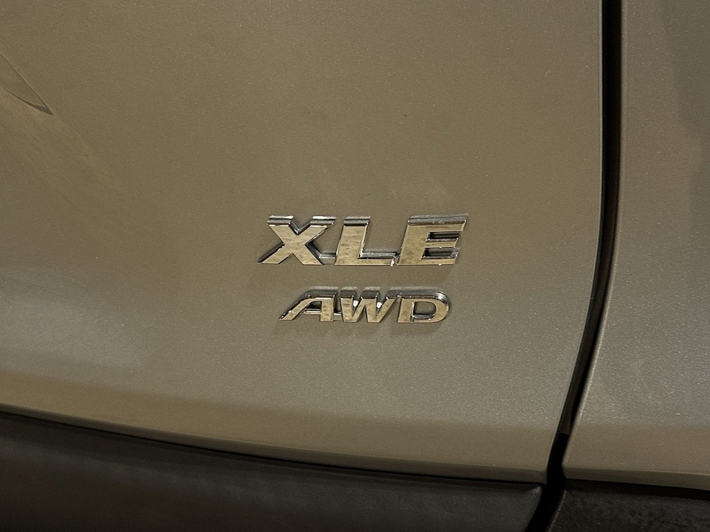 Thumbnail: 2020 Toyota RAV4 - 27