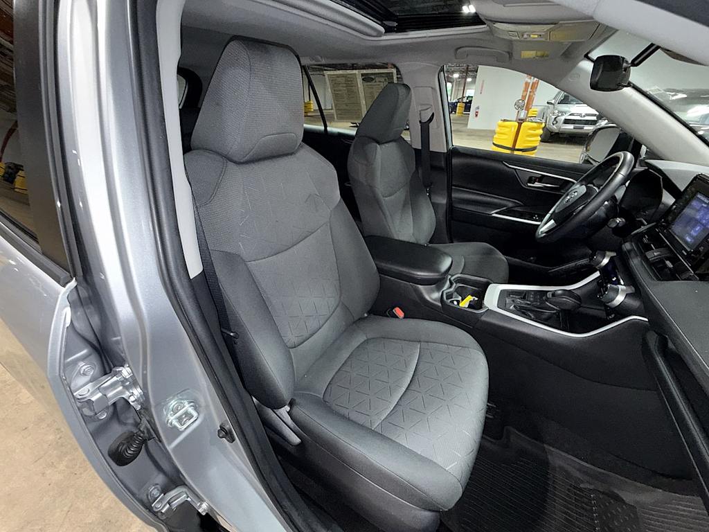 Thumbnail: 2020 Toyota RAV4 - 10