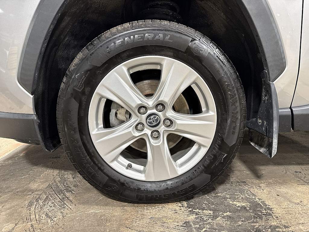 Thumbnail: 2020 Toyota RAV4 - 7