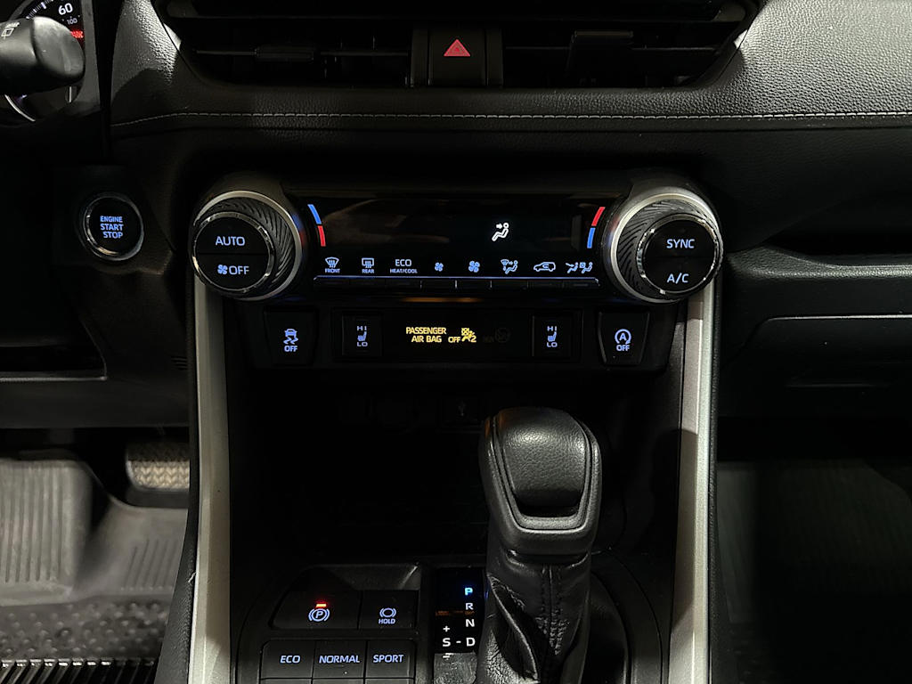 Thumbnail: 2020 Toyota RAV4 - 13