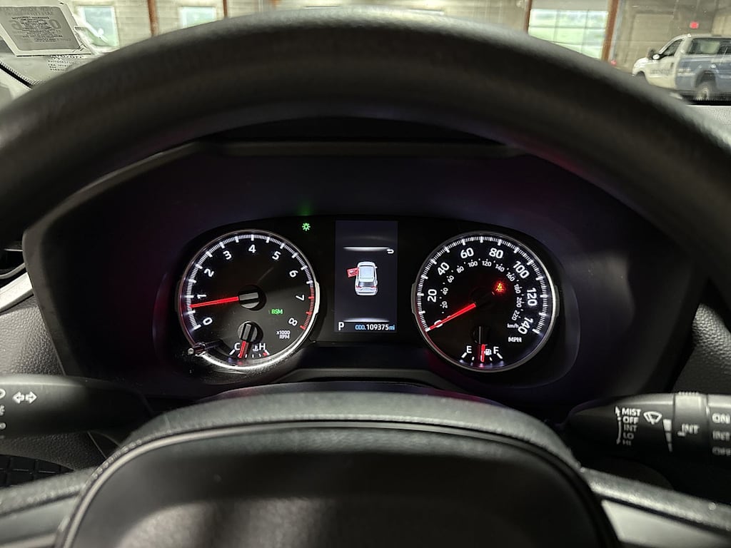 Thumbnail: 2022 Toyota RAV4 - 32