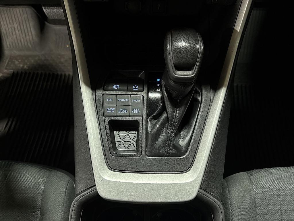 Thumbnail: 2022 Toyota RAV4 - 13