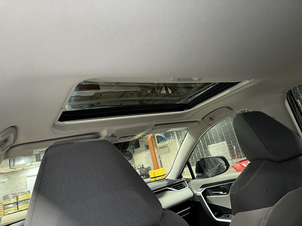 Thumbnail: 2022 Toyota RAV4 - 27