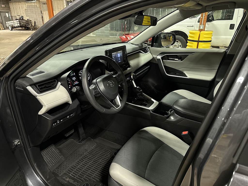 Thumbnail: 2022 Toyota RAV4 - 31