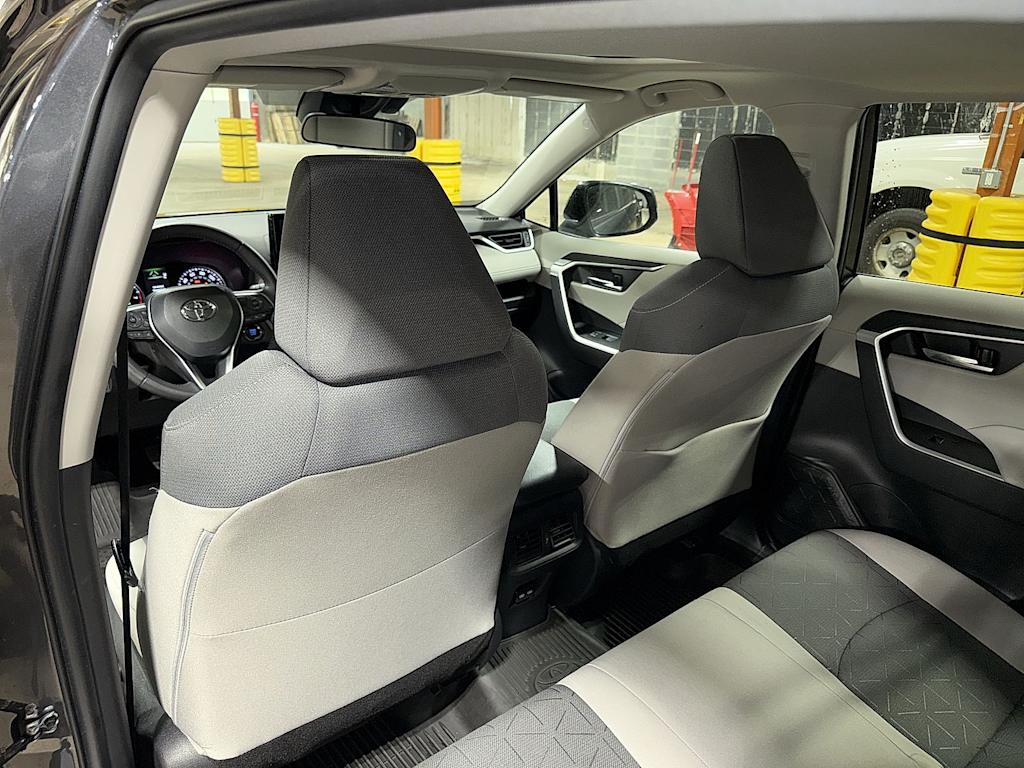 Thumbnail: 2022 Toyota RAV4 - 30