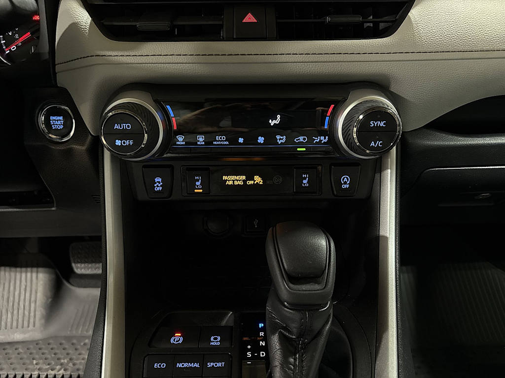 Thumbnail: 2022 Toyota RAV4 - 24