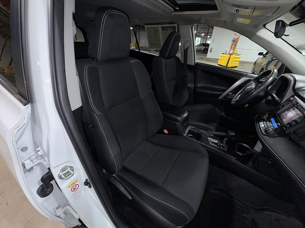 Thumbnail: 2017 Toyota RAV4 - 10