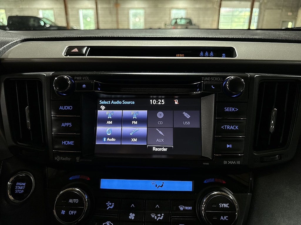 Thumbnail: 2017 Toyota RAV4 - 21