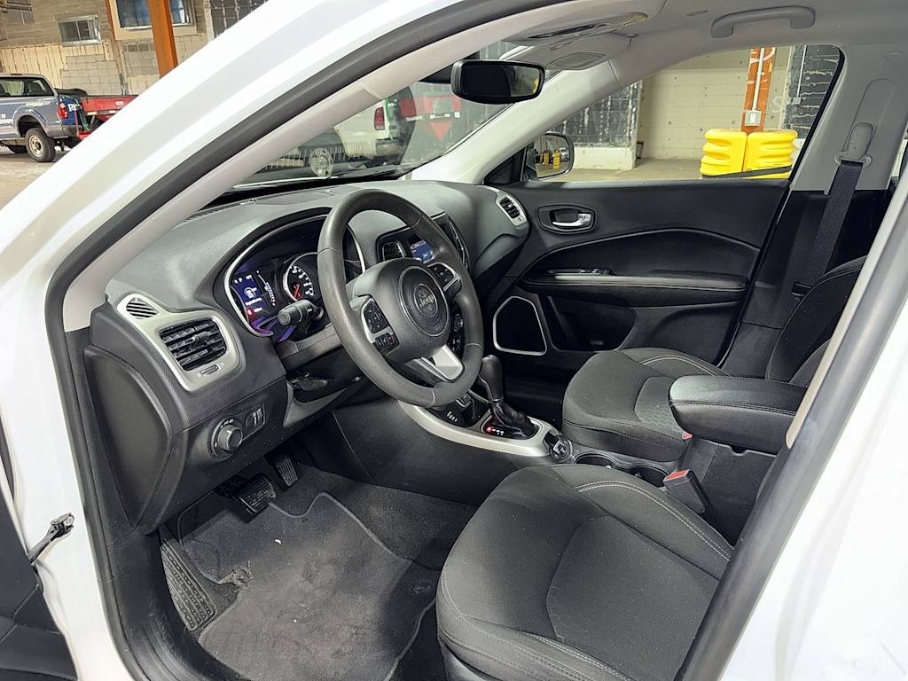 Thumbnail: 2021 Jeep Compass - 30