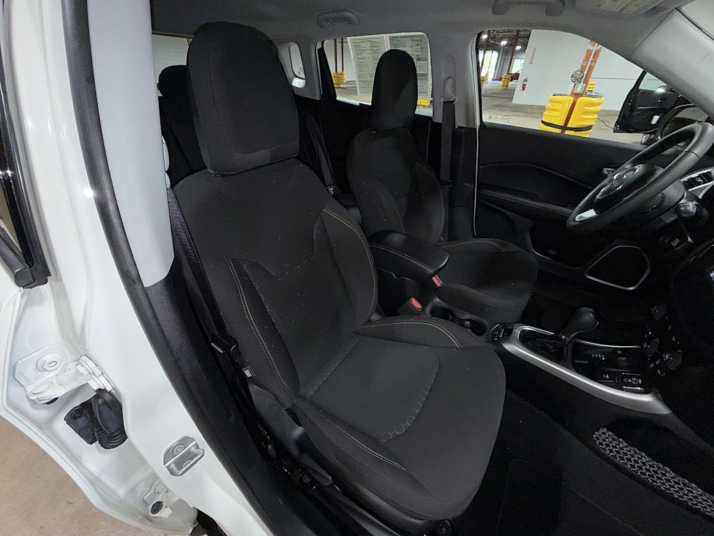 Thumbnail: 2021 Jeep Compass - 10