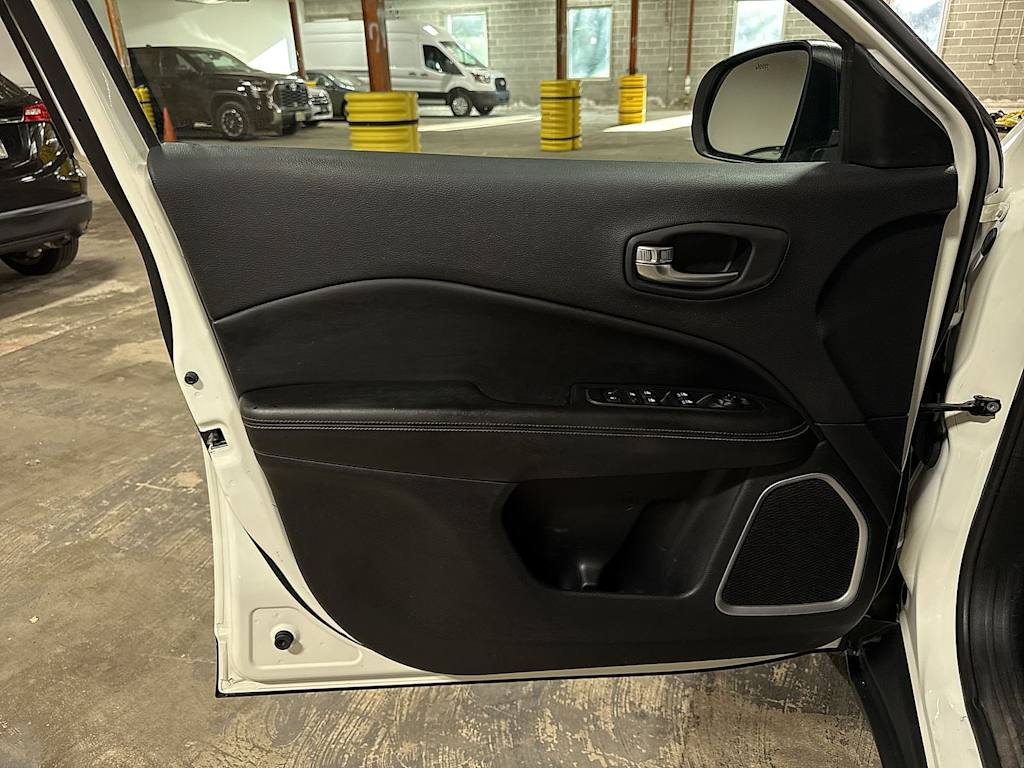 Thumbnail: 2021 Jeep Compass - 31