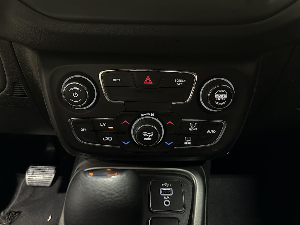 Thumbnail: 2021 Jeep Compass - 24