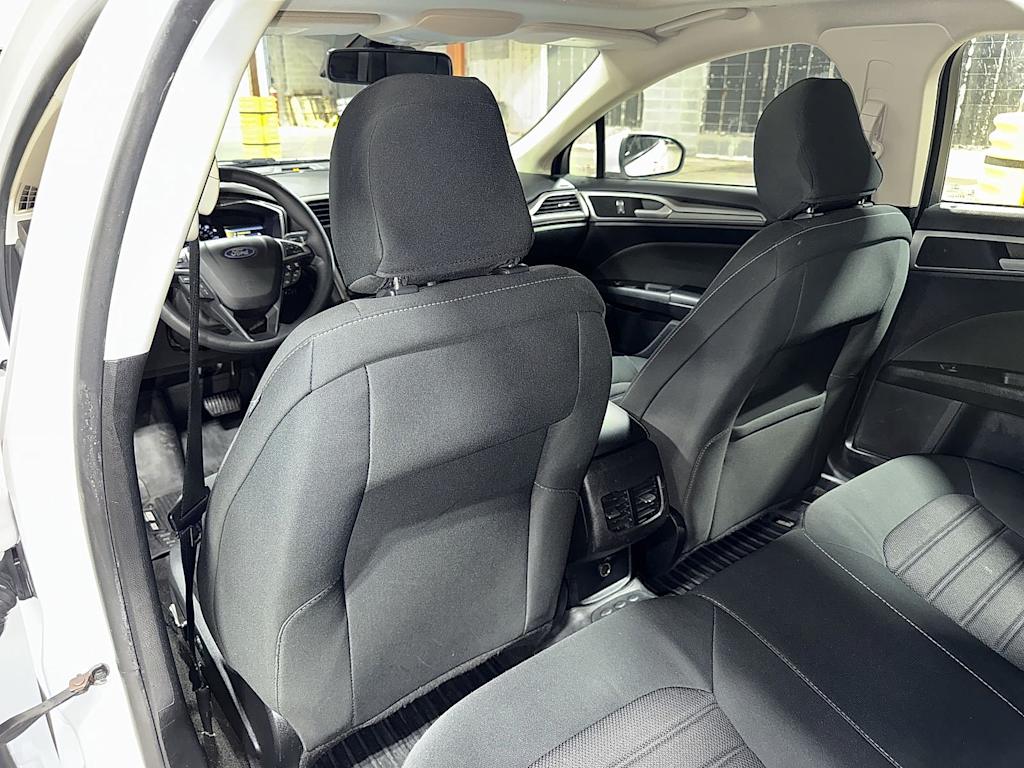 Thumbnail: 2020 Ford Fusion - 31