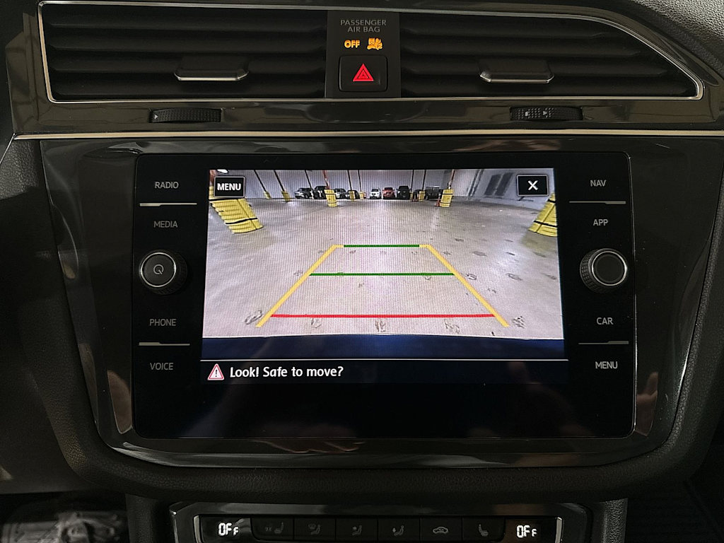 Thumbnail: 2020 Volkswagen Tiguan - 30