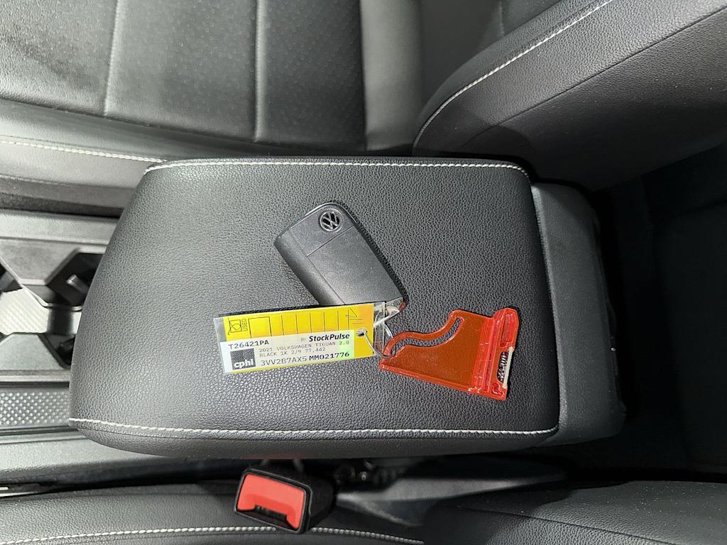 Thumbnail: 2021 Volkswagen Tiguan - 17