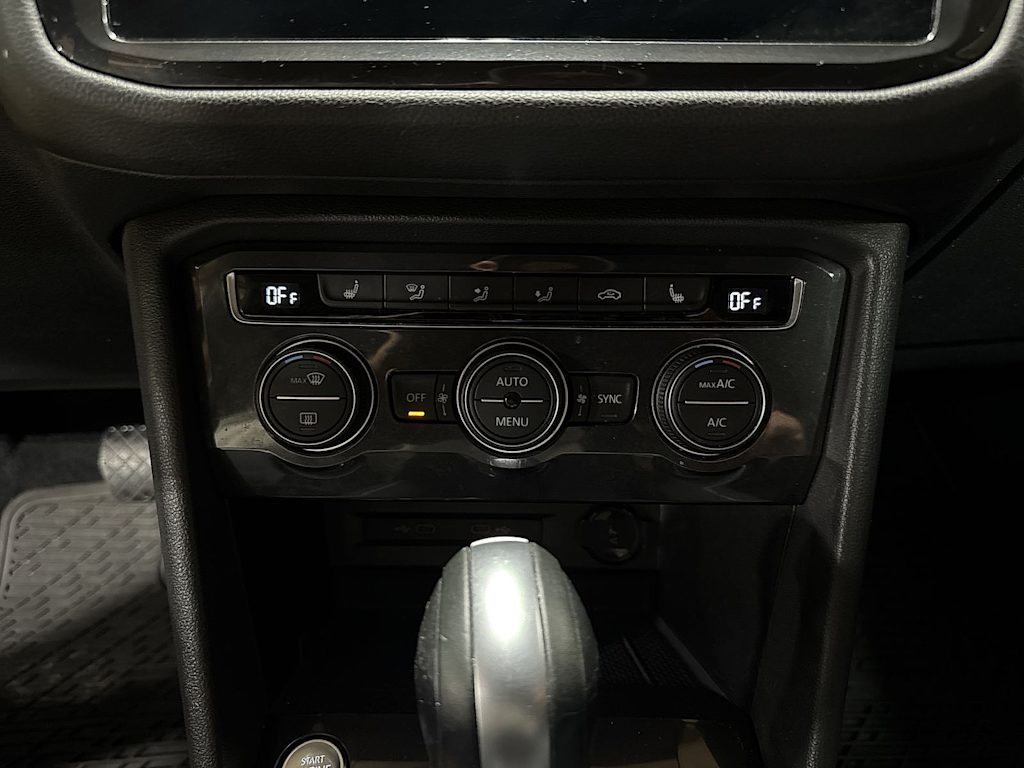 Thumbnail: 2021 Volkswagen Tiguan - 26