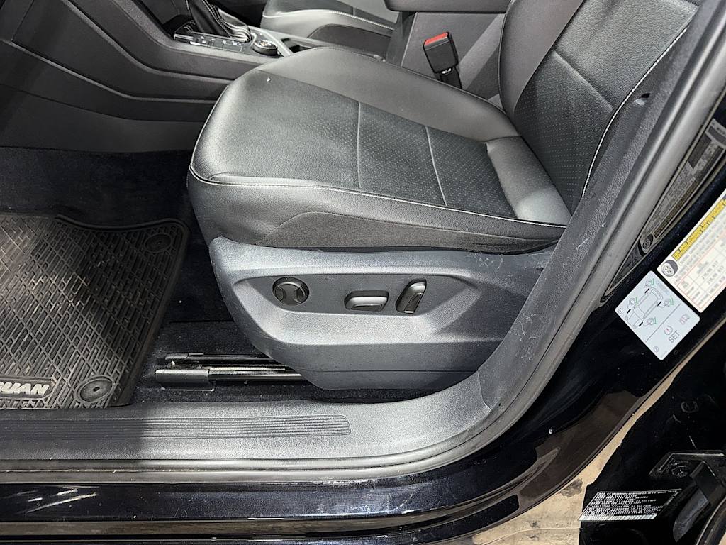 Thumbnail: 2021 Volkswagen Tiguan - 28