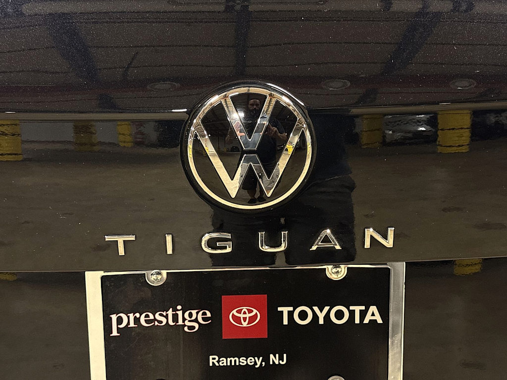 Thumbnail: 2022 Volkswagen Tiguan - 6