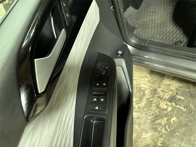 2023 Volkswagen Taos S 24
