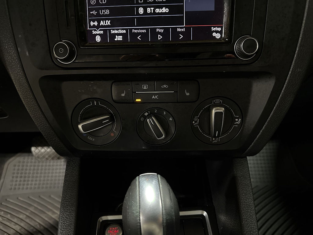 Thumbnail: 2017 Volkswagen Jetta - 25