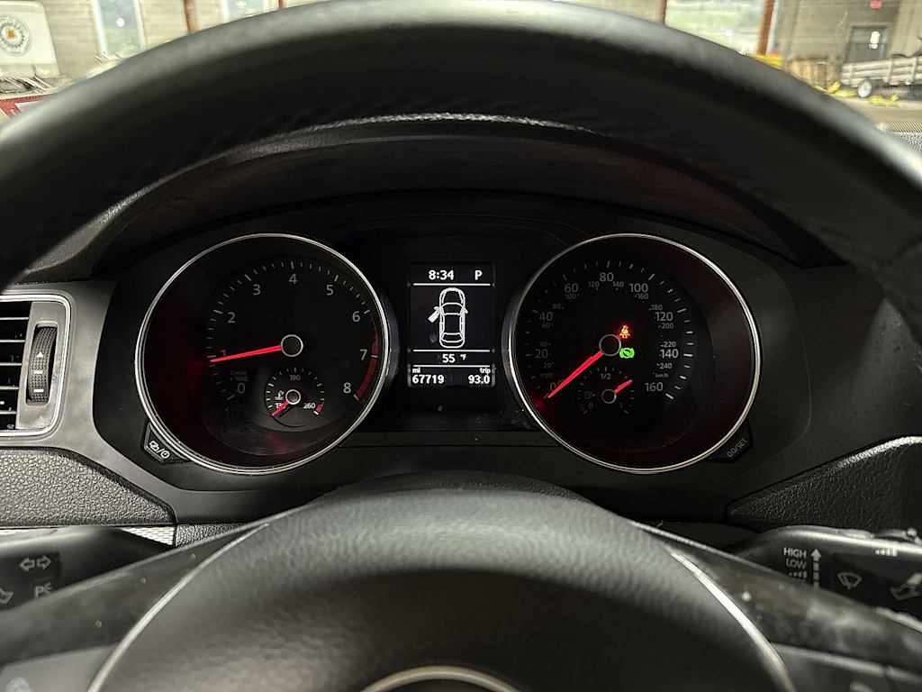 Thumbnail: 2017 Volkswagen Jetta - 32