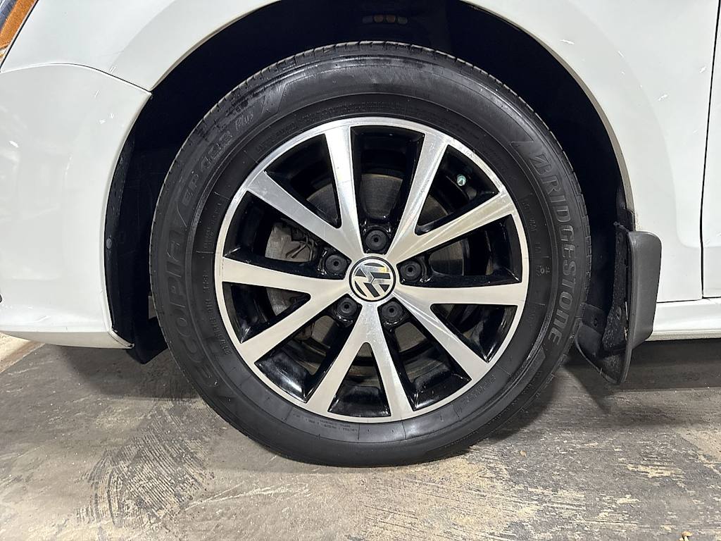 Thumbnail: 2017 Volkswagen Jetta - 7