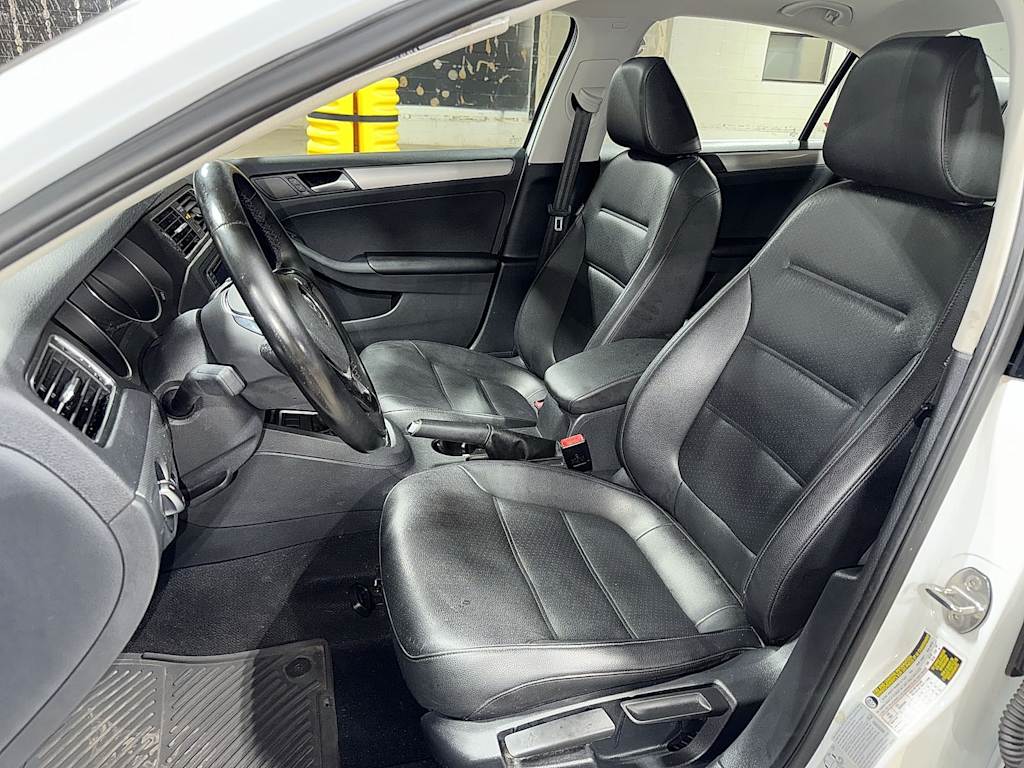 Thumbnail: 2017 Volkswagen Jetta - 10