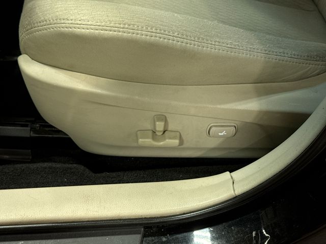 Thumbnail: 2010 Subaru Outback - 25