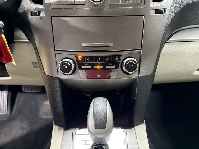 Thumbnail: 2010 Subaru Outback - 24