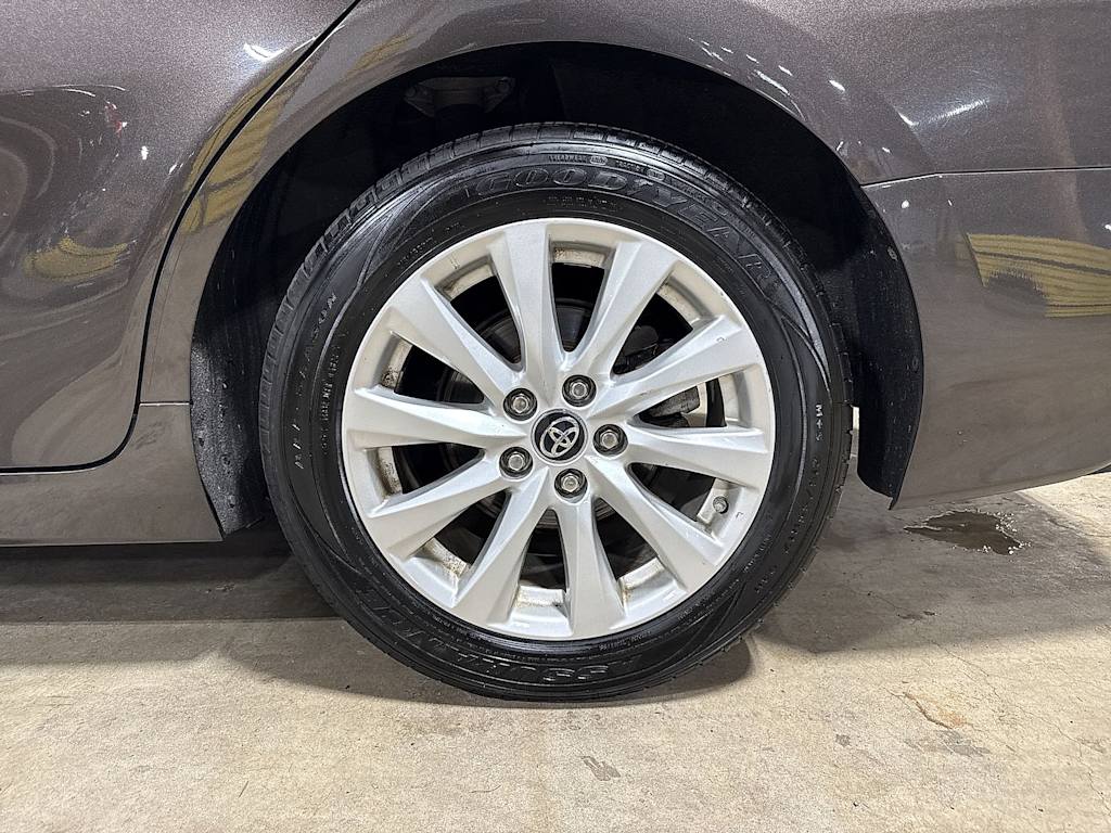 Thumbnail: 2019 Toyota Camry - 6