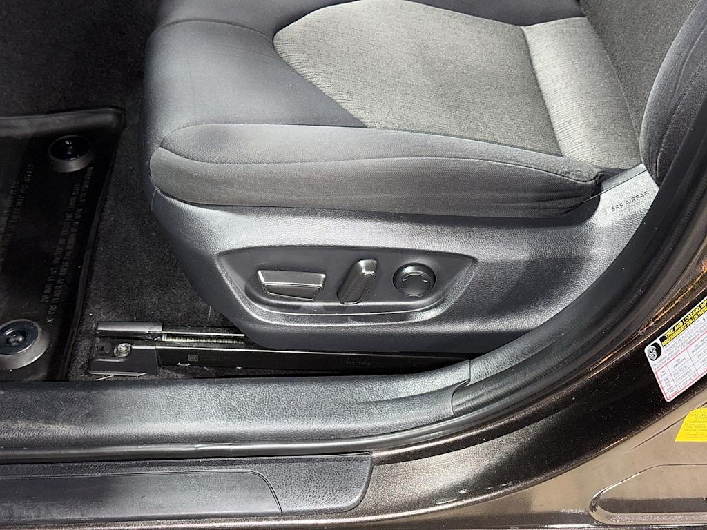 Thumbnail: 2019 Toyota Camry - 27
