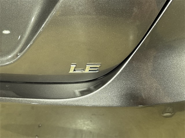 2018 Toyota Camry LE 6