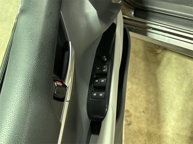 2018 Toyota Camry LE 24