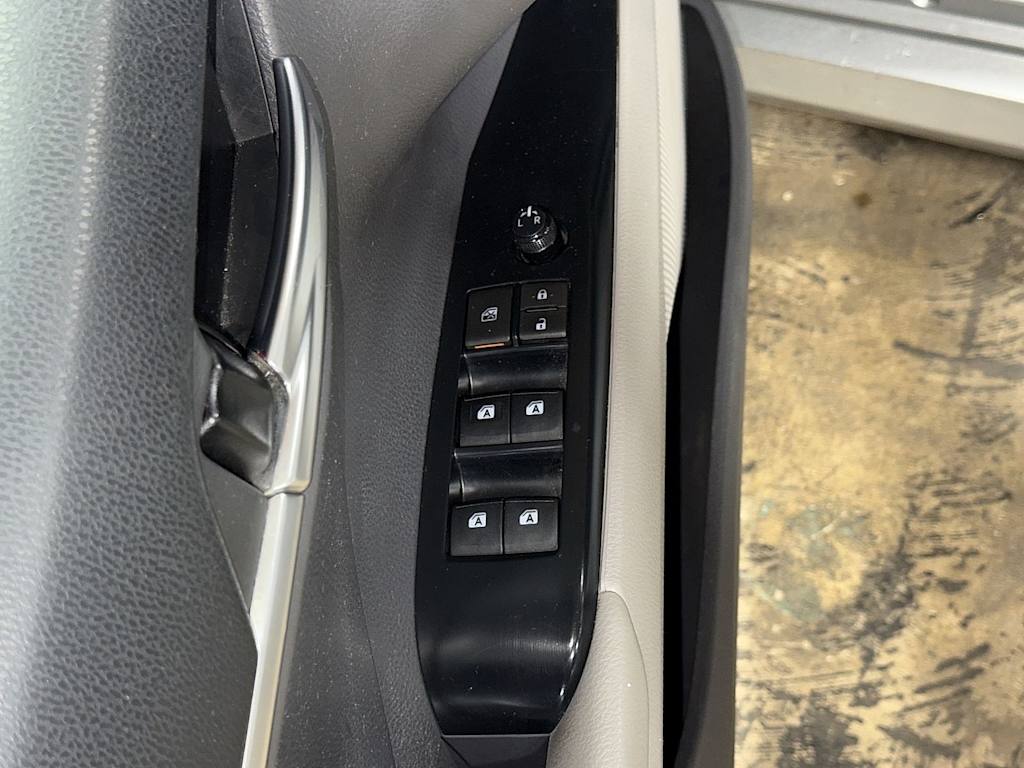 Thumbnail: 2018 Toyota Camry - 23